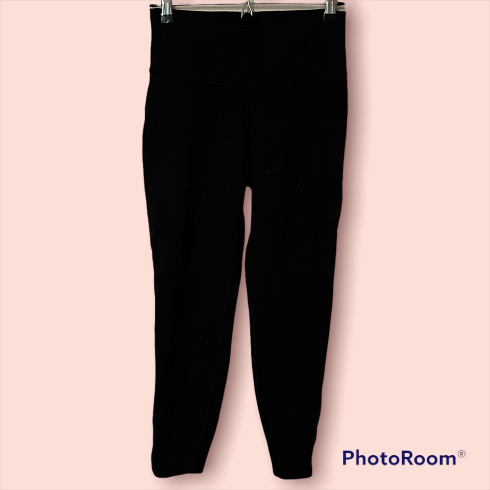 Old Navy Black Leggings. Size Medium